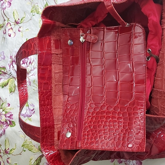 Francesco Biasia large patent red leather tote - Picture 5 of 15